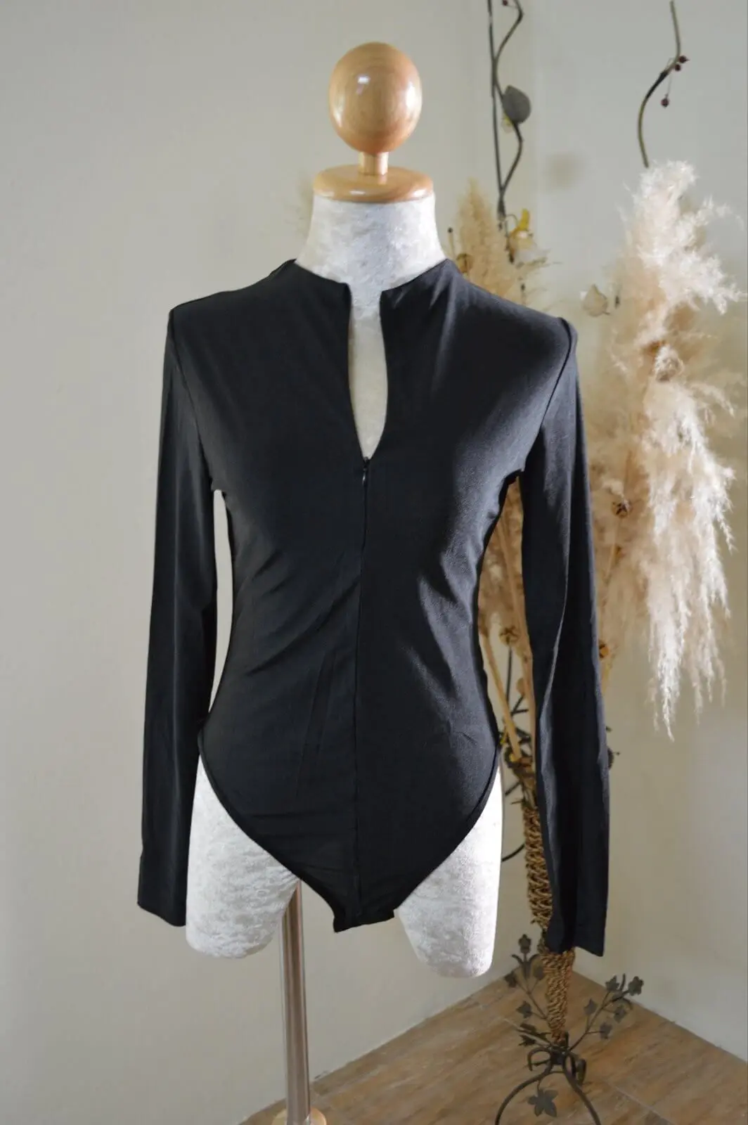 Long Sleeve Solid V Neck Bodysuit