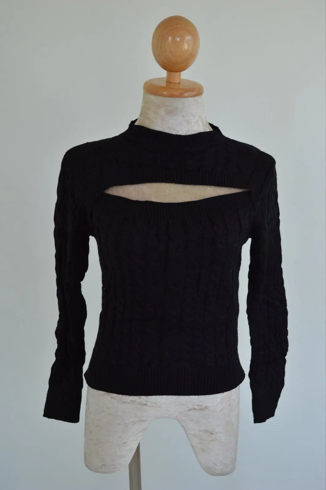 Round Neck Knitting Sweater