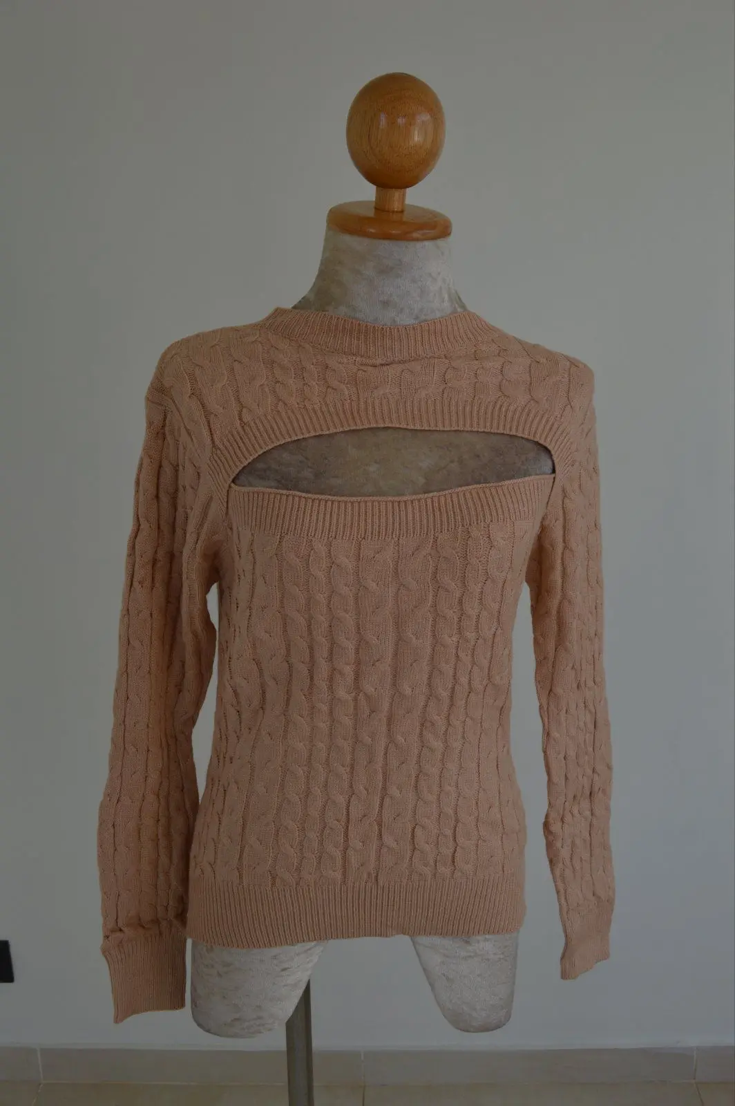 Round Neck Knitting Sweater