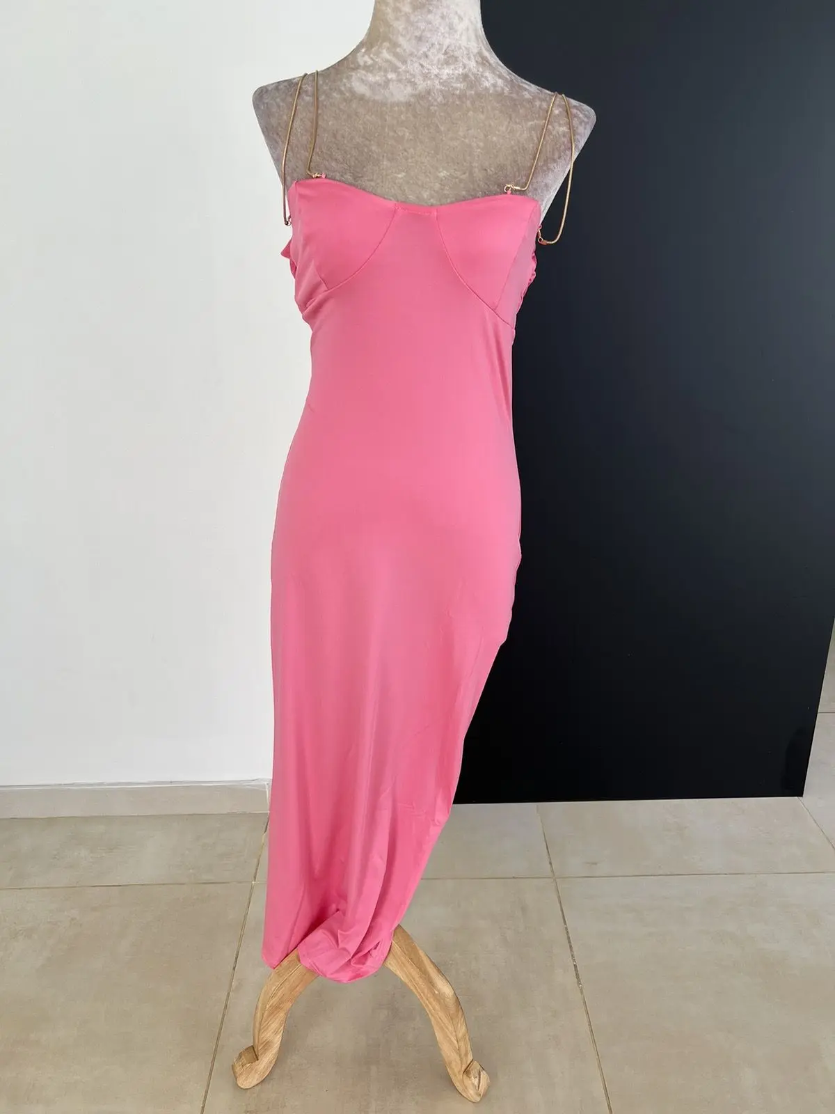 Ruched Strap Maxi Dress with Fitted Silhouette