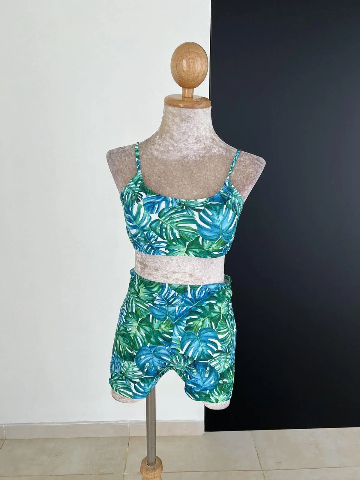 Tropical Leaf Print Crop and Shorts Set
