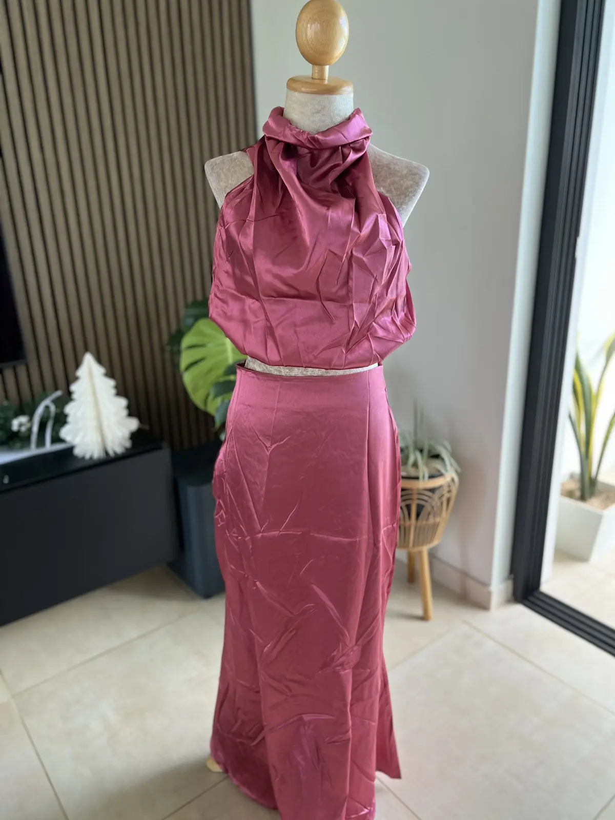 Sleeveless Elegant Silk Dress